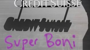 Superbank mit Superboni: Autonome sorgten am bewilligten 1.-Mai-Umzug für Sachbeschädigungen.