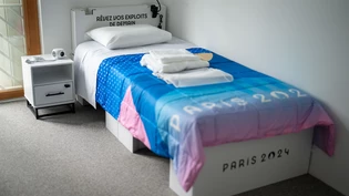 Bonne nuit: Die Betten sind aus Karton gemacht. 