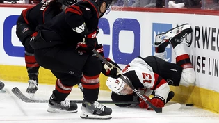 Nico Hischier und die New Jersey Devils müssen sich den Carolina Hurricanes auch im zweiten Spiel beugen