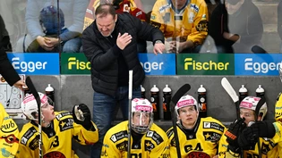 SCB-Cheftrainer Heinz Ehlers gibt Anweisungen an seine Spieler