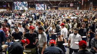 Wie schon im letzten Jahr war das Cerm in Martigny an diesem Raclette-Abend bis auf den letzten Platz besetzt (Archivfoto).
