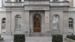Das Zürcher Obergericht erhöht Freiheitsstrafe für Anstiftung zum Mord. (Archivbild)