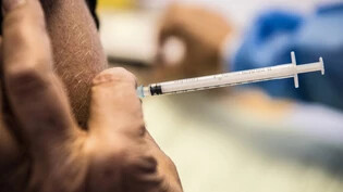 Immer mehr Bündner Orte bieten Impfungen ohne Voranmeldung an. 