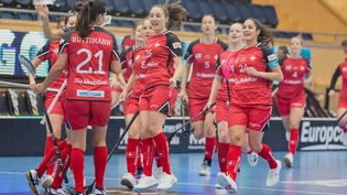 13 Mal jubeln: Die Schweiz feiert an der Unihockey-WM einen Kantersieg gegen Lettland. 