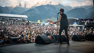 Konzert vor eindrücklicher Kulisse: Die deutsche Punkband Itchy spielt am Open Air Lumnezia ein Konzert mit Aussicht.