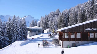 Sportbahnen und Gemeinde einer Meinung: Im Skigebiet von Elm sollen künftig mehr Beschneiungsanlagen zur Wintersicherheit beitragen.