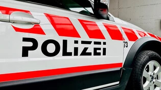 Die Glarner Polizei nimmt Hinweise zum Unfall auf der Autobahn A3 entgegen.
