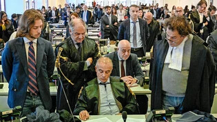 Lamezia Terme in Süditalien: Beamte verfolgen am Montag die zweistündige Urteilsverkündung gegen Mitglieder und Unterstützer der ‘Ndrangheta, der mächtigsten und gefährlichsten Mafia Italiens. 