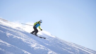 Wintersport Skifahren Snowboarden Wintertourismus