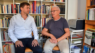 Ergänzen sich: Philipp Hofstetter (links) und René Hornung sind im Moment oft in Archiven anzutreffen.
