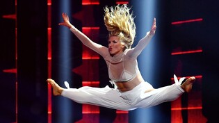 Die Bündnerin Ekaterina Levy zeigt bei der Castingshow «Masters of Dance» ihr Können.