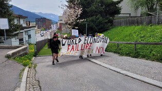 Am Sonntagnachmittag trafen die Demonstrierenden in Davos ein. 