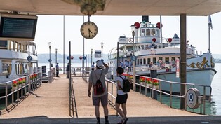 Ab aufs Wasser: Eine Schifffahrt auf dem Zürichsee – beispielsweise wie hier im Bild ab Rapperswil – ist nur eines von vielen touristischen Angeboten im Linthgebiet.