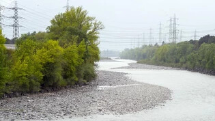 Der Vier-Quellen-Weg führt unter anderem am Rhein vorbei.