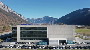 Das Hamilton-Gebäude in Domat/Ems platzt aus allen Nähten.