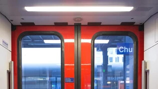 Eine Türe von einem SBB-Zug in Chur.