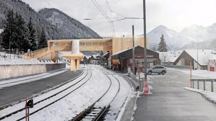 Bahnhof Sedrun im Jahr 2020: Dank der neuen Personenüberführung entsteht ein schienenfreier Zugang zu den Zügen.
