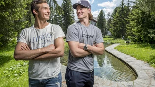 Das Davoser Goalie-Duo Joren van Pottelberghe (links) und Gilles Senn darf sich in der NHL präsentieren.