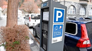 Bequem parkieren: Nach einer erfolgreichen Versuchsphase werden in Chur alle öffentlichen Parkplätze mit dem Bezahlsystem Parkingpay ausgerüstet. 