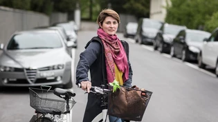 Klimaschutz im Kleinen: Susanne Elmer Feuz ist am liebsten mit dem Velo unterwegs.