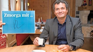 Zwei Espressi – und gut ist: Rudolf Minsch startet im Klosterser Restaurant «Alpina» nicht mit einem üppigen Buffet in den Tag.Bild: Olivia Aebli-Item
