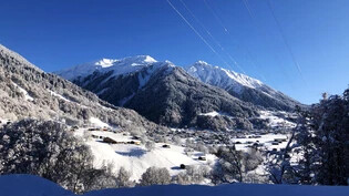 In Davos und Klosters (im Bild Klosters Dorf) Ferien für Ein- und Zweiheimische.