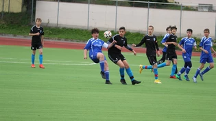 Die Da-Junioren (in Blau) stehen bislang noch ohne Niederlage da. 