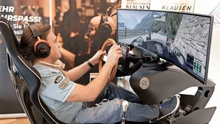 Voll fokussiert: Um den Auto Union Typ C sicher bis nach oben zu steuern, braucht es Finger- und Zehenspitzengefühl.