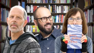 Jeder und jede eine Nummer 1: Philipp Gurt (links) führt derzeit die Schweizer Bestsellerliste an, Joachim B. Schmidt (Mitte) gelang dies vor vier Wochen und Leta Semadeni überzeugt eine Jury aus Experten.  