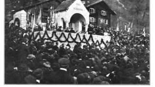 Am 31. Oktober 1915 wurde das Aquasana-Denkmal eingeweiht. Festredner war der damalige Generalstabschef von Sprecher, mit dabei sassen Regierungsrat Vonmoos und Ständerat Laely. Eine ungeheure Volksmenge beteiligte sich an der Einweihungsfeier, wie die «Schweizerfamilie» schrieb.