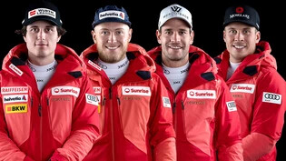 Bündner Quartett: Livio Simonet, Fadri Janutin, Thomas Tumer und Gino Caviezel (von links) starten am Sonntag in Sölden in die Skisaison.