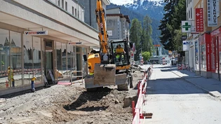 Derzeit wird im Abschnitt Guggerbach bis UBS die talseitige Strassenhälfte bearbeitet.