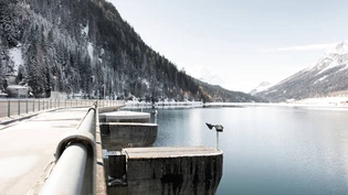 Klare Zukunft: Betreiber von Wasserkraftwerken (hier Sufers) müssen bis zum Jahr 2030 weiterhin fixe Wasserzinsen bezahlen.