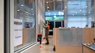 Anpassungen: Das Contact Tracing des Kantons Graubünden läuft inzwischen deutlich digitaler als noch im Oktober 2020, als dieses Bild entstand.