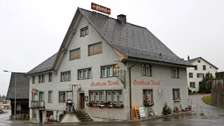 Nach Auflehnung gegen Coronamassnahmen treffen sich nun «Reichsbürger» im «Rössli» in St. Gallenkappel – rund 70 Personen fanden sich dort kürzlich ein.