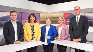 Strahlende Gesichter: Kurz nach der Wahl in den Nationalrat 2019 lächeln Jon Pult, Anna Giacometti, Magdalena Martullo-Blocher, Sandra Locher Benguerel und Martin Candinas (von links) in die Kamera. 