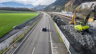 Während Bauarbeiten auf der A13: Im April 2014 wurden auf der Autobahn bei Zizers Bussen verteilt, welche im Nachhinein annulliert werden mussten. Grund war eine fehlende Verkehrstafel. 

