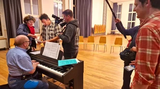 Dunja Kern und Marcel Frischknecht (sitzend) müssen erst einmal Salar Bahrampooris Stimmlage herausfinden.