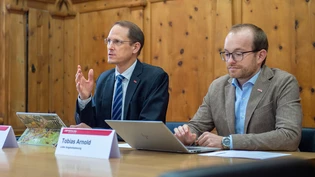 Präsentieren Nachbesserungen: Der RhB-Direktor Renato Fasciati und der Leiter Angebotsplanung Tobias Arnold (rechts) haben Lösungen gefunden, um die Einbussen an Fahrkomfort für die Gäste zu verkleinern. 
