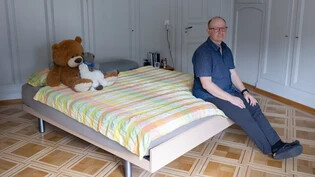 Peter Hofmann gewährt einen Einblick in sein Schlafzimmer.