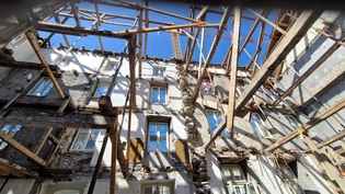 Das Dach über dem Kopf ist der blaue Himmel.