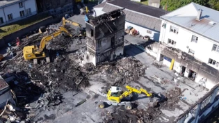 Nach dem Brand: In Mühlehorn bleibt von den Gewerbegebäuden nicht einmal eine Ruine übrig.