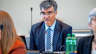 Verteidigt den Kanton: Regierungsrat Marcus Caduff lässt die Kritik der SVP punkto Mitspracherecht bei Windenergieanlagen nicht gelten.