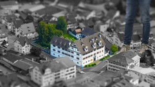 Auf Briefmarken und im Reisepass verewigt: Der Freulerpalast ist das bekannteste Gebäude des Kantons Glarus.