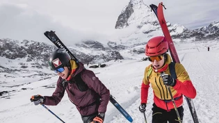 Skimo ist hochintensiv: Aufstieg, Tragepassage und Abfahrt wechseln sich im Sprint in wenigen Minuten ab.  