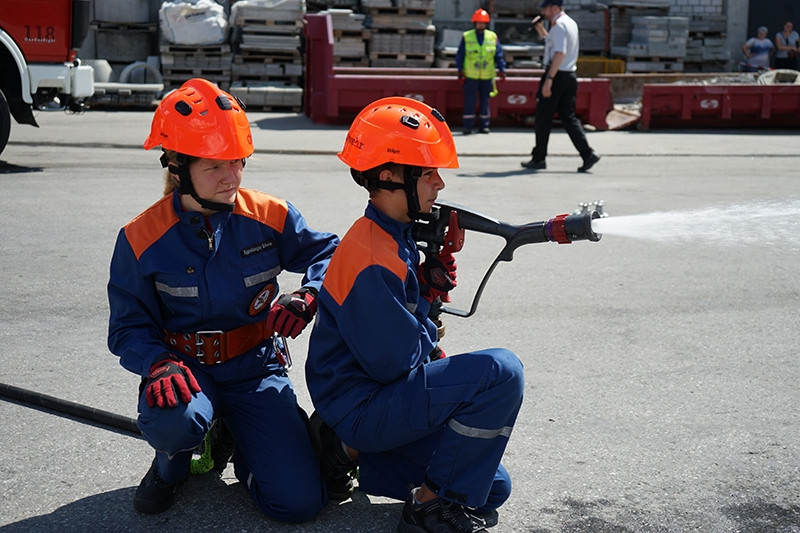 Jugendfeuerwehr: Auch die zukünftigen Feuerwehrfrauen und Feuerwehrmänner stellen am Tag der offenen Tür ihr Können unter Beweis.                                