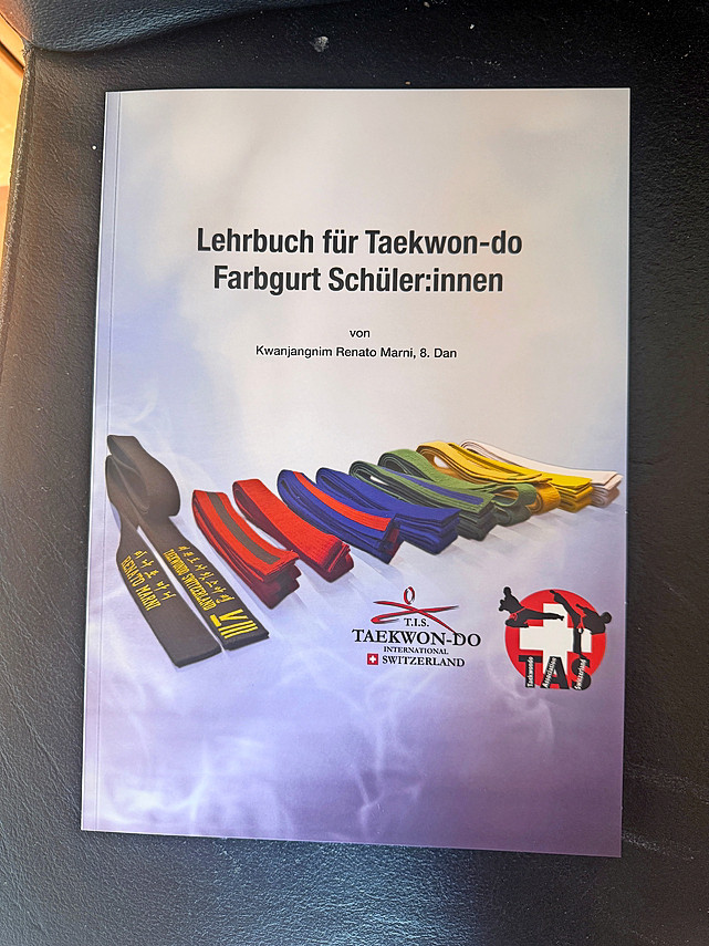 Das Lehrbuch stösst auf grosses Interesse. 