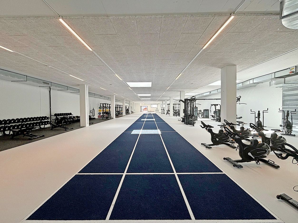 Der neue, hochmoderne Fitnessraum für den Leistungssport ist bereits fertig.