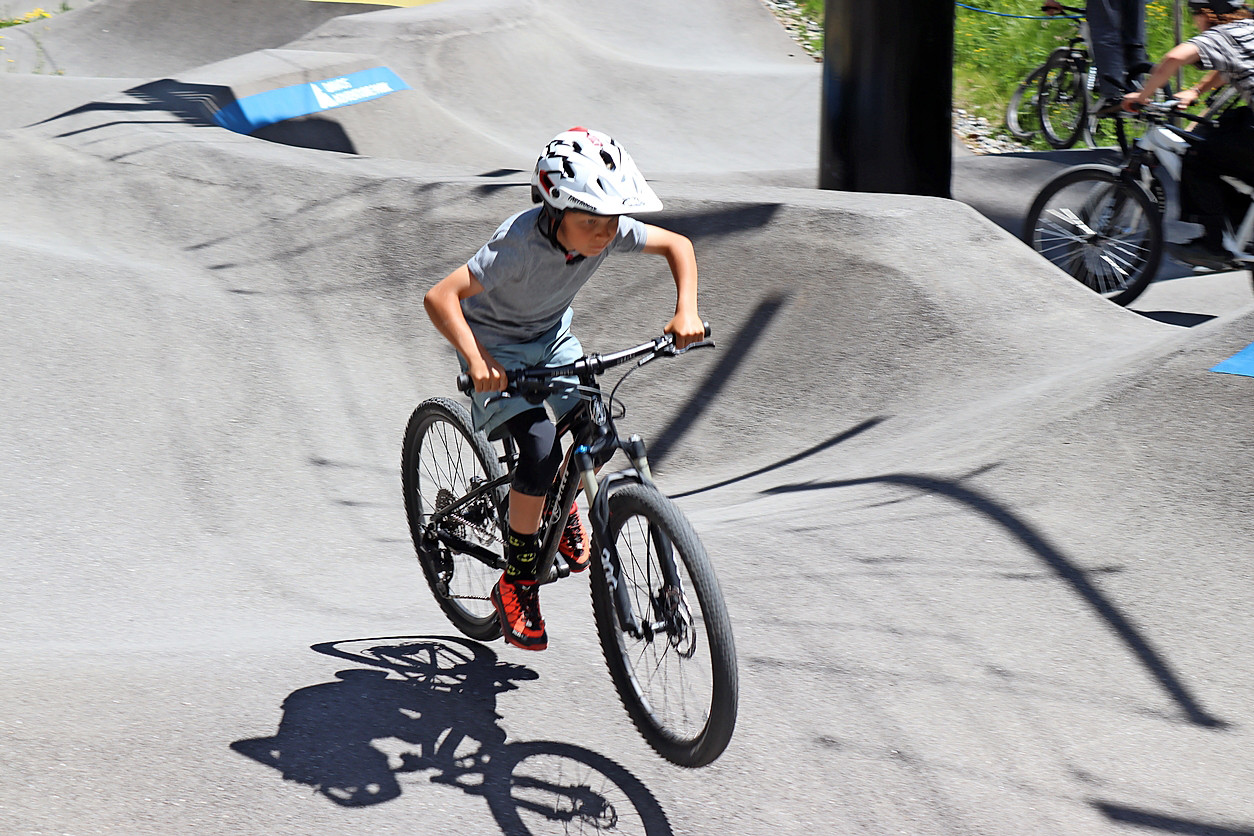Die Jüngeren gaben sich mit Fahrten auf dem Pumptrack zufrieden.