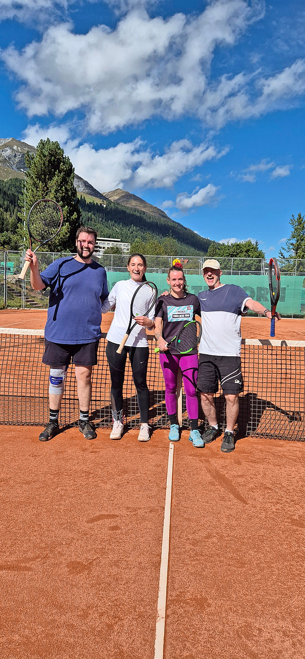 Die Teilnehmenden des Mixed-Finals.